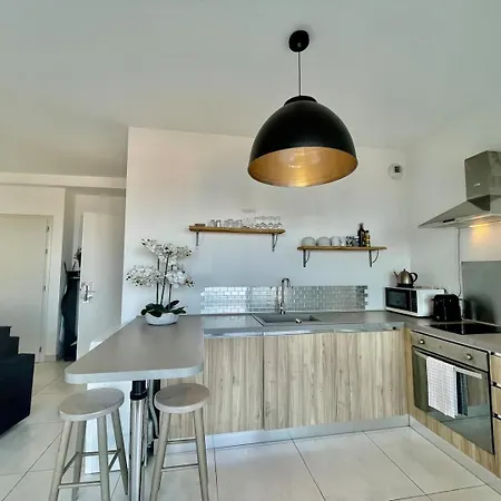 Holiday home New With Infinite Pool Monaco
